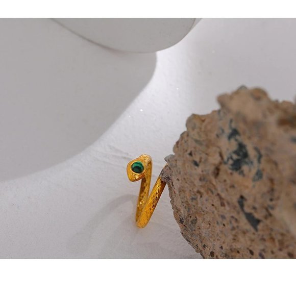 NEW 18K Gold Plated Emerald Snake Serpent Resizable Ring - Picture 7 of 9